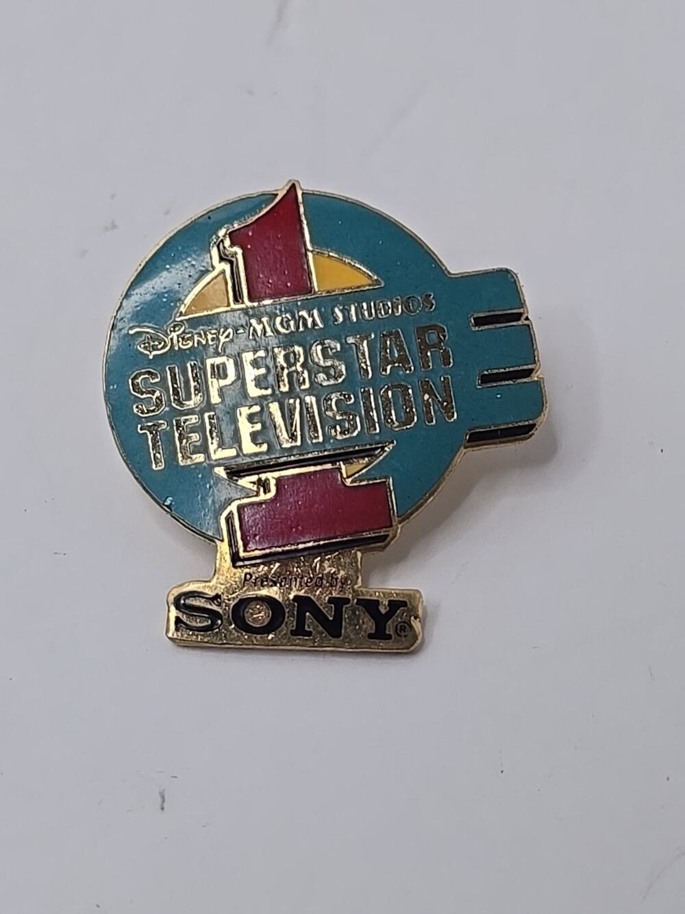 Walt Disney World - Cast Member & Participant Superstar Television Pin (SONY)